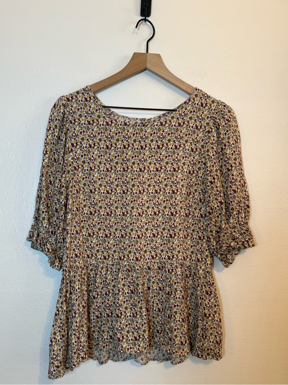 Natural‎ Life Ditsy Floral Peplum Top